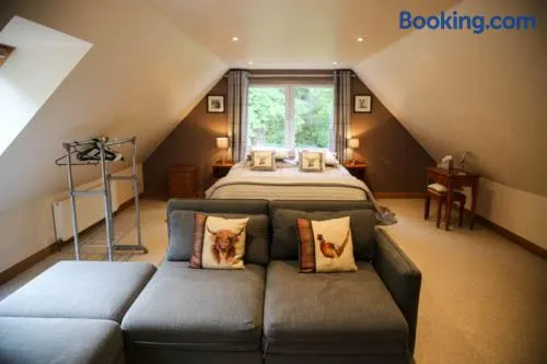 Riverside Loft - Image 1