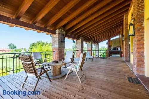 Ardenga Guest House - Image 1