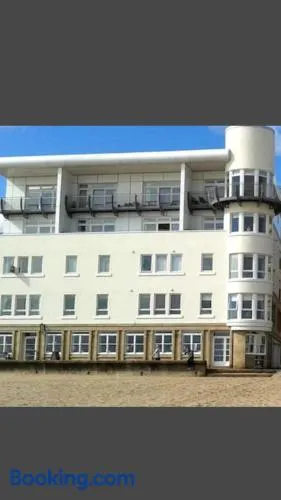 Beachview Apartment - Image 1