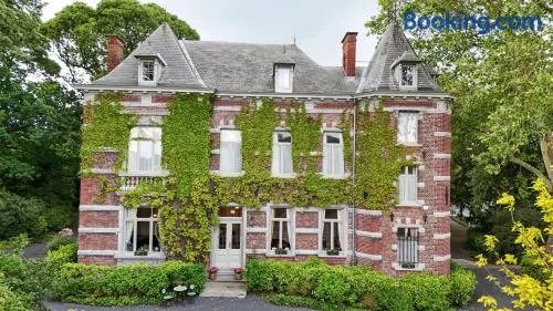 Le Jardin des Roses Mons & Pairi Daiza proches - Image 1