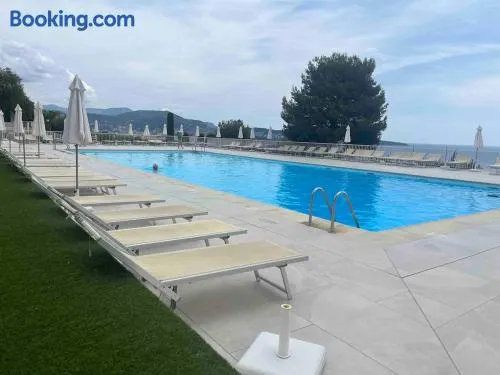 Beautiful Apartment Pool & Garage See View - Image 1