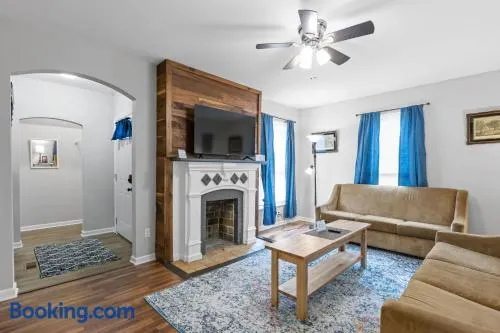 Near Downtown Park & Zoo Trendy Ridgeland Tudor - Image 1