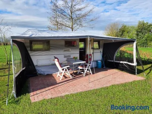 Ruime caravan op gezellige minicamping - Image 1