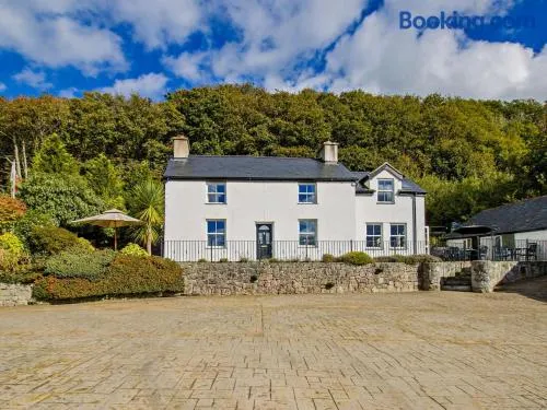 5 Bed in Colwyn Bay oc-48169 - Image 1