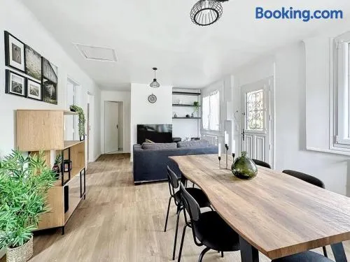 Spacieux appartement à 15 minutes de la gare - Image 1