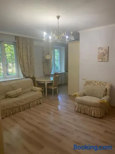 Шикарна квартира в центрі міста - Image 1