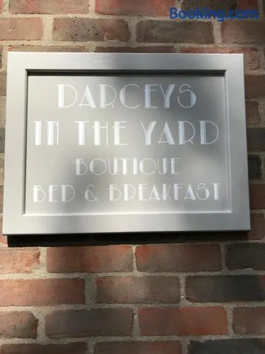 Darceys in the Yard - Image 1