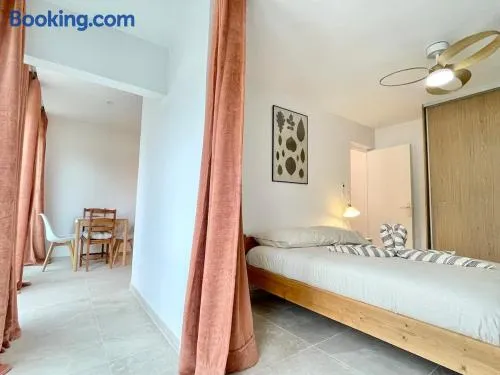 Cozy 1-Bedroom Apartment - Parking - 4 People - 3 Minutes to Point Zéro Beach - Image 1
