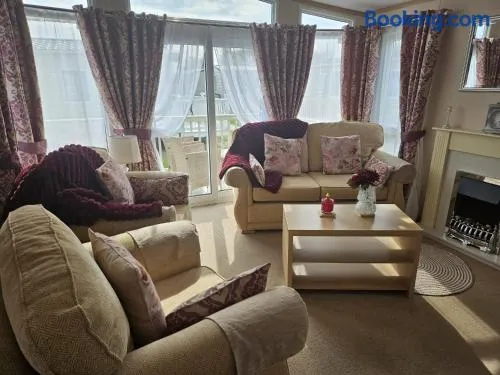 Lbn Caravan - Image 1