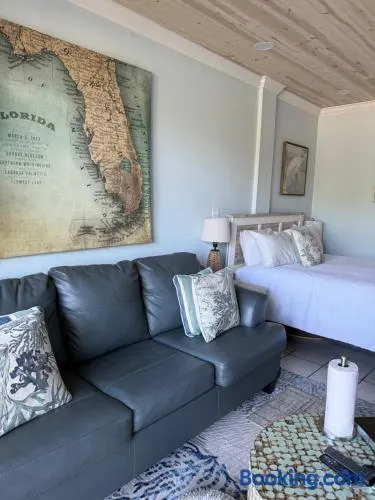 Cozy Bayfront Condo - Image 1