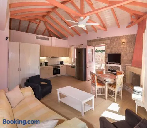 Athena's cottage Stoupa - Image 1