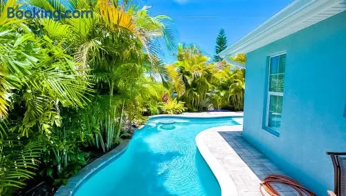 Island Escape - Image 1