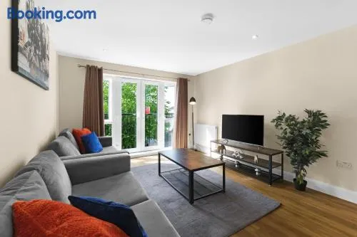 Heathrow Living 2BDR 2BA Apt by 360 Stays - Apt 12 - Image 1