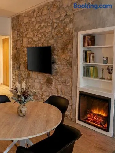 El Carrilet - chimenea, parking y encanto rural - Image 1