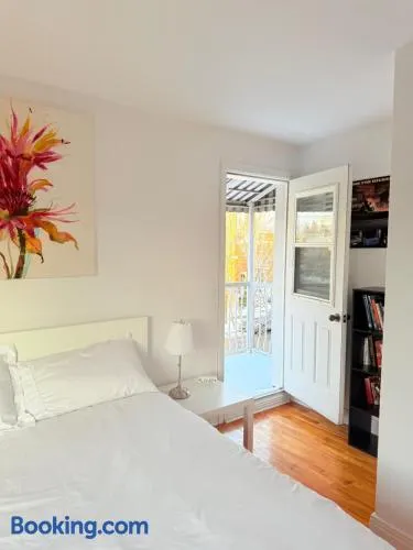 Cozy & spacious 3 BDR condo - Image 1