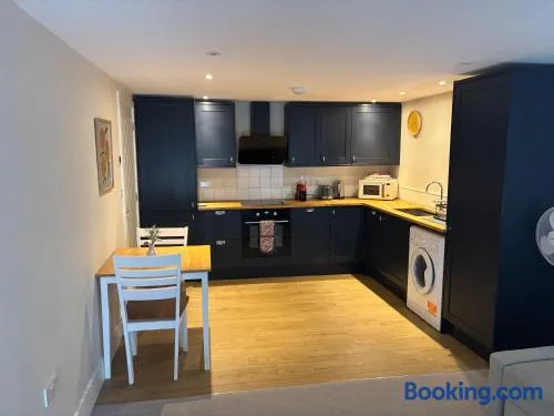 Hop Loft, Huntingdon town centre - Free parking close by - Image 1