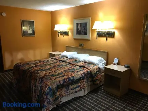 Spring Valley Inn - Image 1
