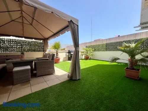 Piso con terraza a 5 min del mar - Image 1