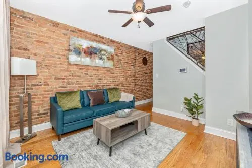Adorable Historic Downtown Row House - Image 1
