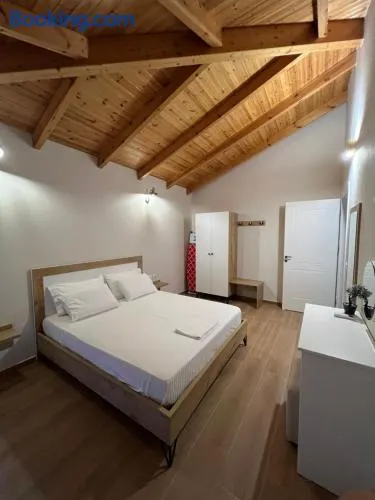 Amazing Familiar Apartments And Rooms - Image 1