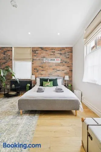 City Centre Entire Studio Apartment- Self check in - Image 1