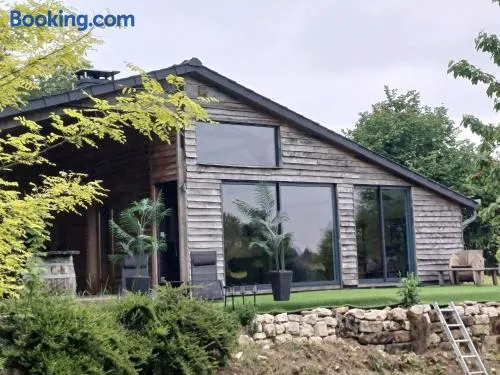 Chalet avec bain à remous à Saint-Loup-Terrier - Image 1