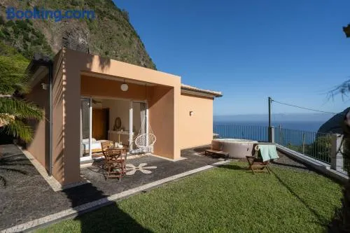 Casa da Fajã do Amo Sea view and Jacuzzi - Image 1