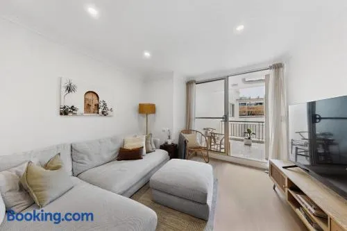 Neutral Bay 46 Young Furnished Apartment - Image 1