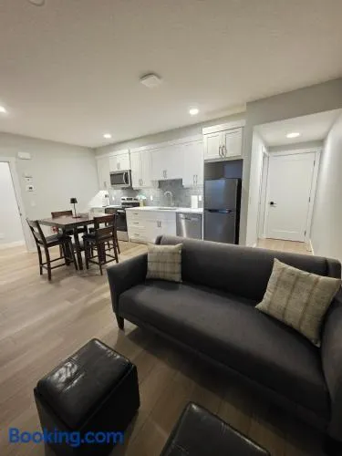 Private Luxury Retreat - King Bed - Full Kitchen - Image 1