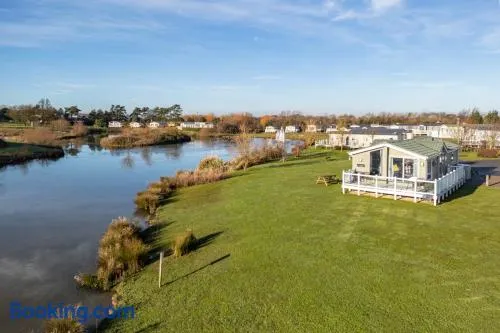 Primrose Valley Lakeside Lodge - Image 1