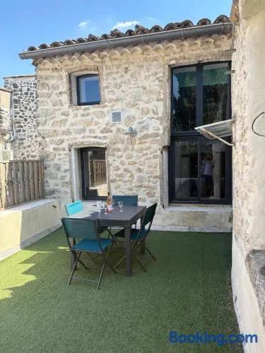 Atypical house with terrace - Image 1