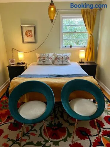 Happy Haven w hottub, Gym, & hammocks in West AVL - Image 1