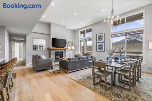 Gorgeous Spring Creek Penthouse - Image 1