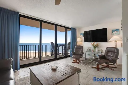 Sea Colony 8th floor condo with free WiFi balcony shared pool & ocean view - Image 1