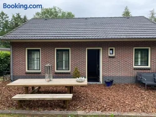 Eendje 2 I Luxe recreatiewoning met hottub - Image 1