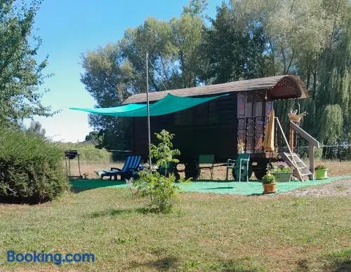 La roulotte au bord de l'étang - Image 1