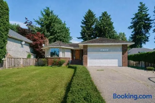 Spacious house 6 bedroom near ferry - Image 1