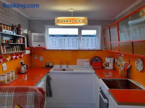 'Retro Retreat' Holiday chalet in the Norfolk Broads - Image 1
