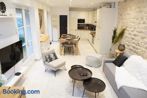 EXIGEHOME - Ici habita Voltaire-Maison en plein centre-ville - Image 1