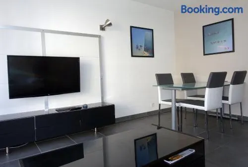 Le Palais - Appartement au centre ville avec parking privé - Image 1