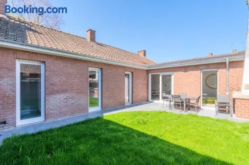Bright and renovated house for 8 people parking - Image 1