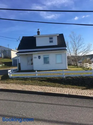 La petite maison sur la côte - Image 1