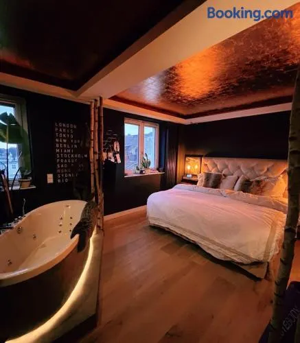Private Loft with Rooftop & Jacuzzi in City Center - Image 1