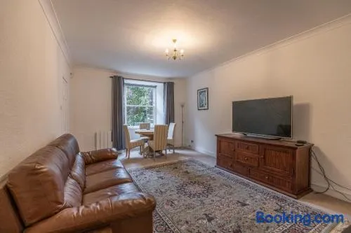 Apartment in excellent city centre location - Image 1