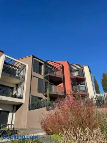 Chez Clo - Image 1