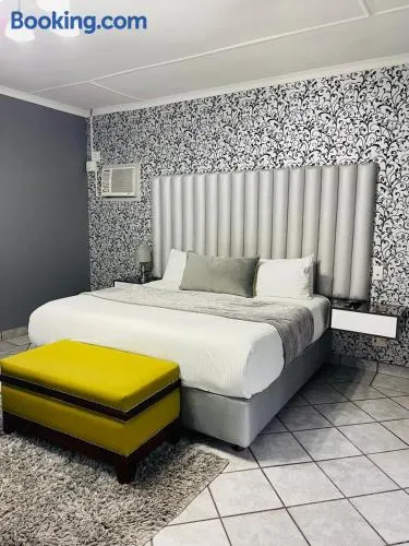 Pari Guest House - Image 1