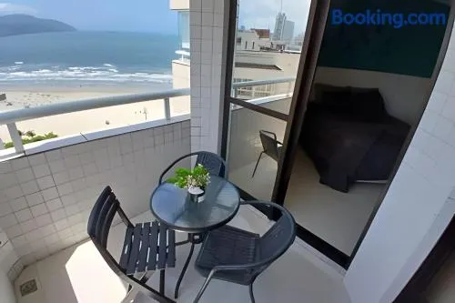 SHB - Flat no melhor de Santos. Pé na areia! - Image 1