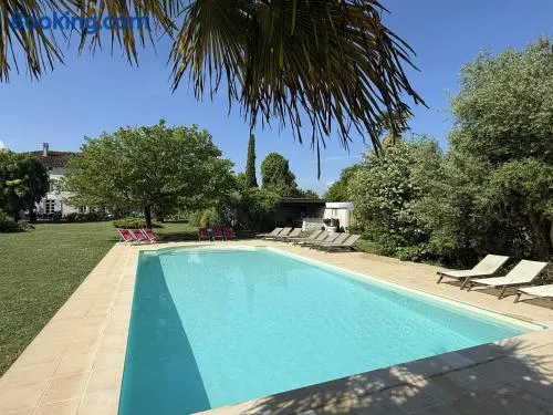 Belle Demeure Charentaise - Piscine chauffée - Image 1