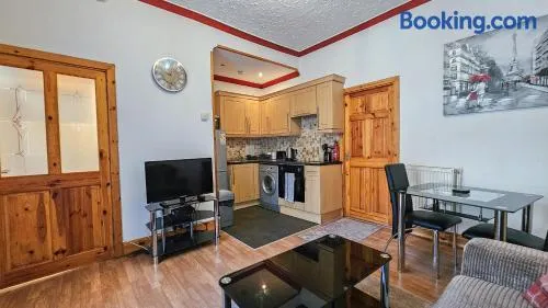 Charming 1-Bedroom Home in Alexandria - Image 1