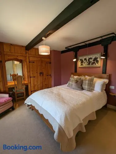 Whittakers Barn Farm Bed and Breakfast - Image 1